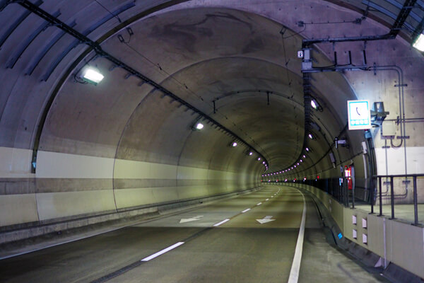 インフラ通信基盤構築　稲荷山トンネル
